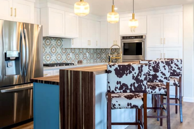 Painting kitchen cabinets white cost