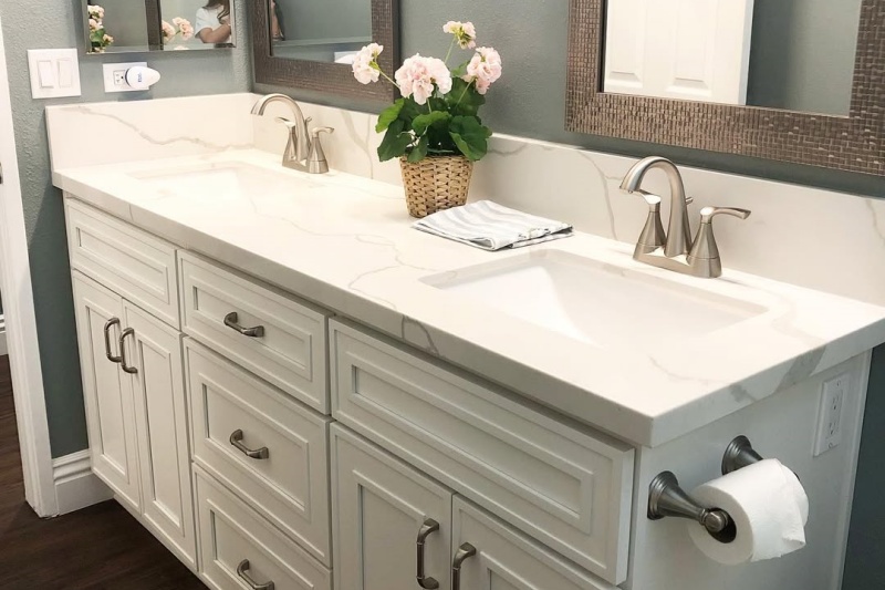 Shaker style bathroom vanity unit