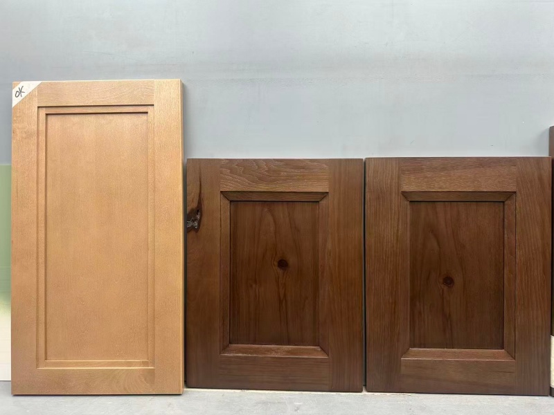 Wood with knots on both the front and back sides