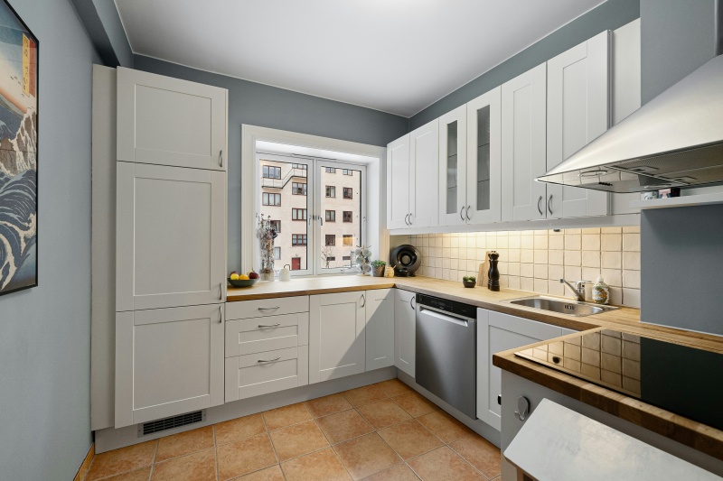 Custom color scheme kitchen cabinetry