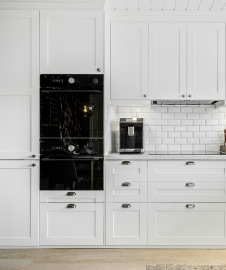 Oak kitchen cabinets repainted professionally