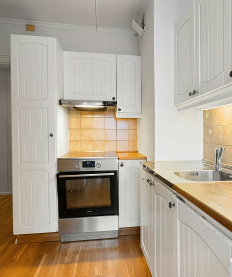 affordable solid wood kitchen cabinets