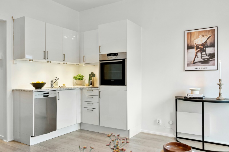 Minimalist handle free cabinet design Minimalist handle free cabinet design