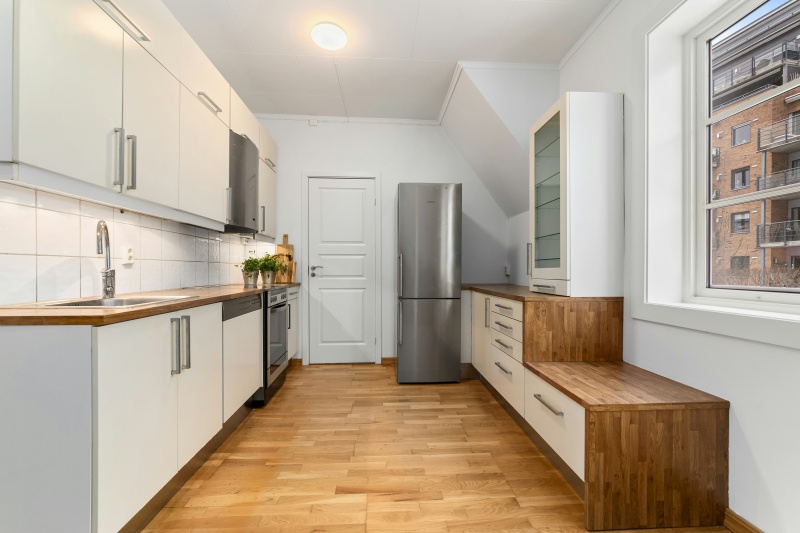 Efficient space saving cabinet design Efficient space saving cabinet design