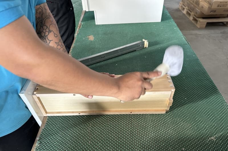 Pre-assembly and Installation Process of Kitchen Cabinets Pre-assembly and Installation Process of Kitchen Cabinets