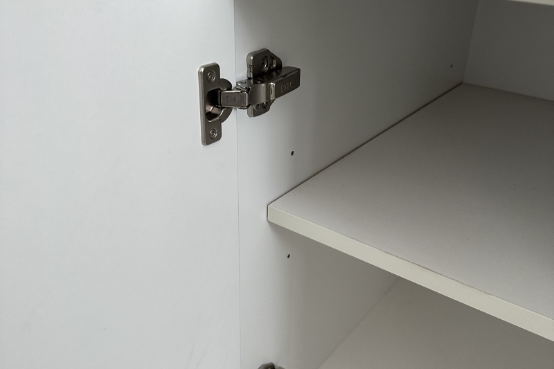 Frameless kitchen cabinets modern style