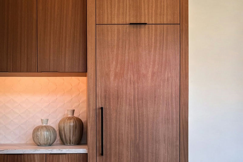 Wood-texture kitchen cabinet finish