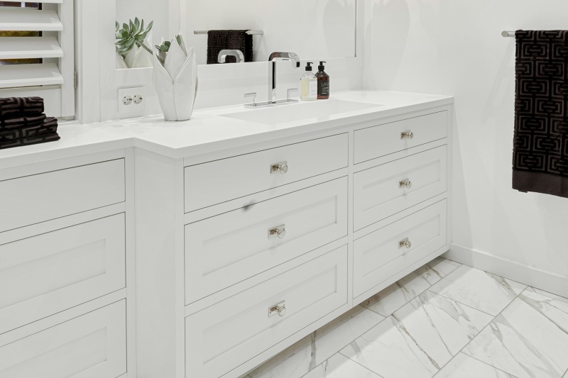 White quartz top vanity for hotels