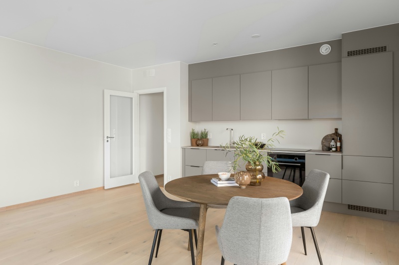 Frameless cabinets have a contemporary style Frameless cabinets have a contemporary style