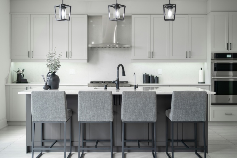 Creating a focal point with kitchen island Creating a focal point with kitchen island