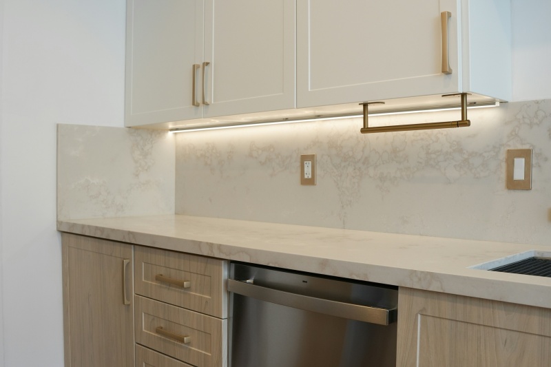 Painting cabinets with high-gloss finish Painting cabinets with high-gloss finish