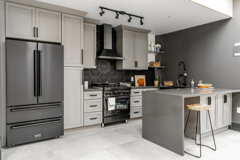 Silver Cabinet Ensemble for Kitchen Silver Cabinet Ensemble for Kitchen