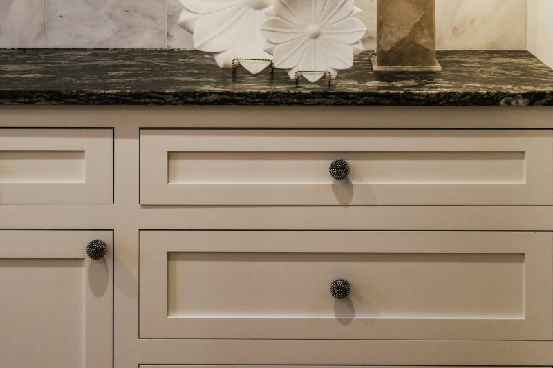 Modern Two-Tone Kitchen Cabinets Style Modern Two-Tone Kitchen Cabinets Style