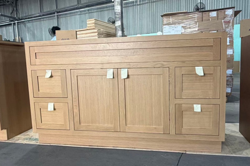 Cabinet hardware details and functionality Cabinet hardware details and functionality