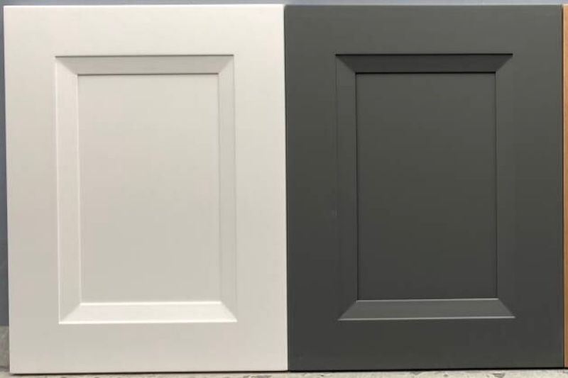 Long-lasting painted kitchen cabinet surfaces Long-lasting painted kitchen cabinet surfaces