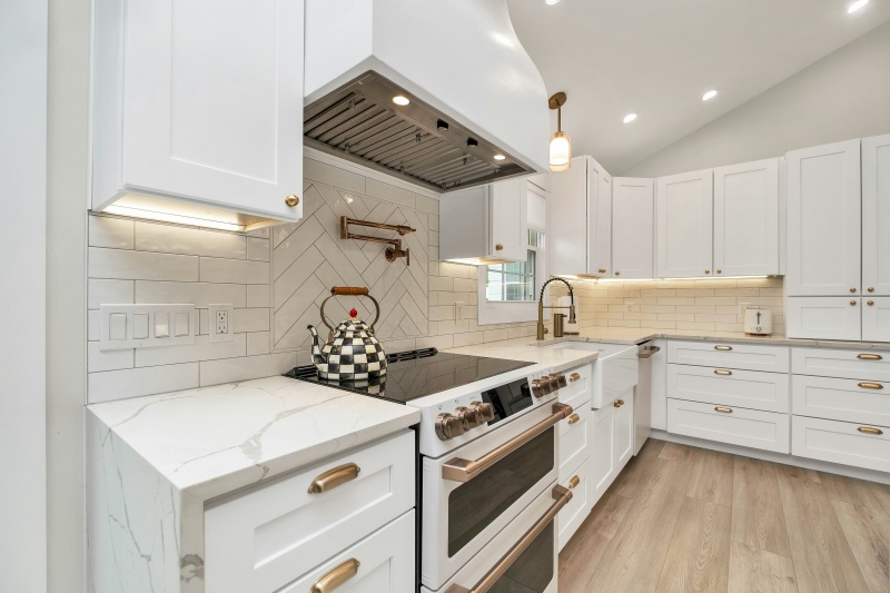 Resilience of plywood and MDF kitchen cabinetry Resilience of plywood and MDF kitchen cabinetry