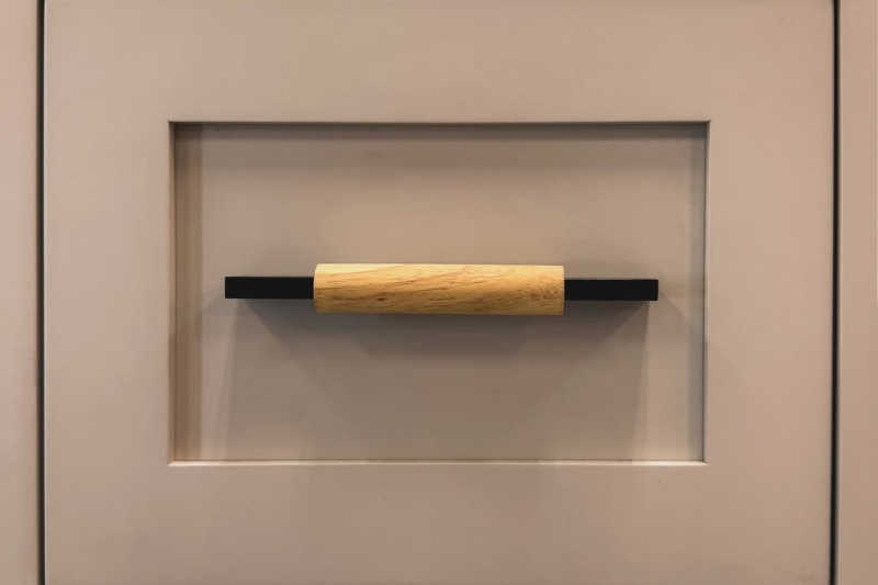 Custom shaker cabinets with rustic charm Custom shaker cabinets with rustic charm