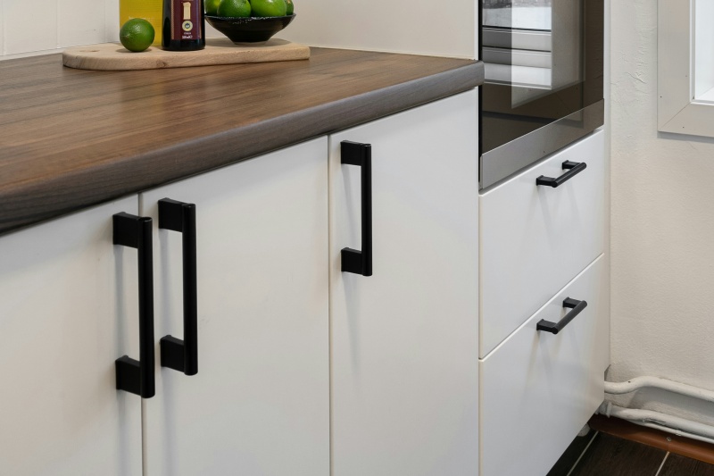 Custom thermofoil cabinetry interior organization Custom thermofoil cabinetry interior organization