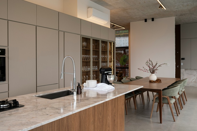 Contemporary handle-less kitchen cabinet design Contemporary handle-less kitchen cabinet design