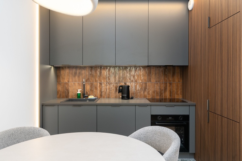 Efficient storage solutions for commercial kitchens Efficient storage solutions for commercial kitchens