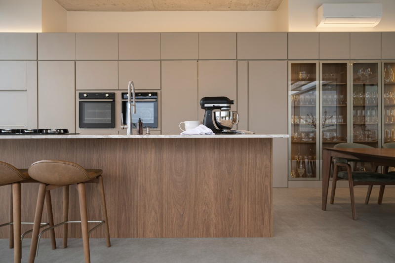 Which Type of Cabinets Are Better: Shaker or Flat‑Panel?