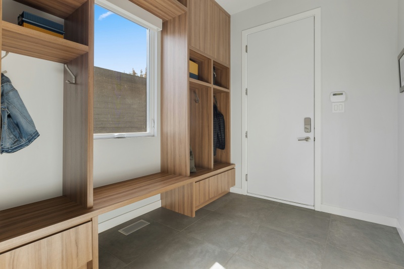 Engineered wood resilience to warping Engineered wood resilience to warping